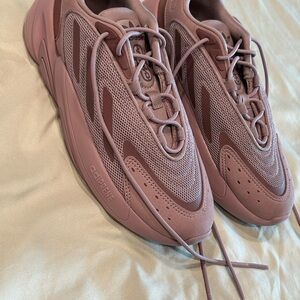 Adidas Adiprene Ozelia Athletic Shoes